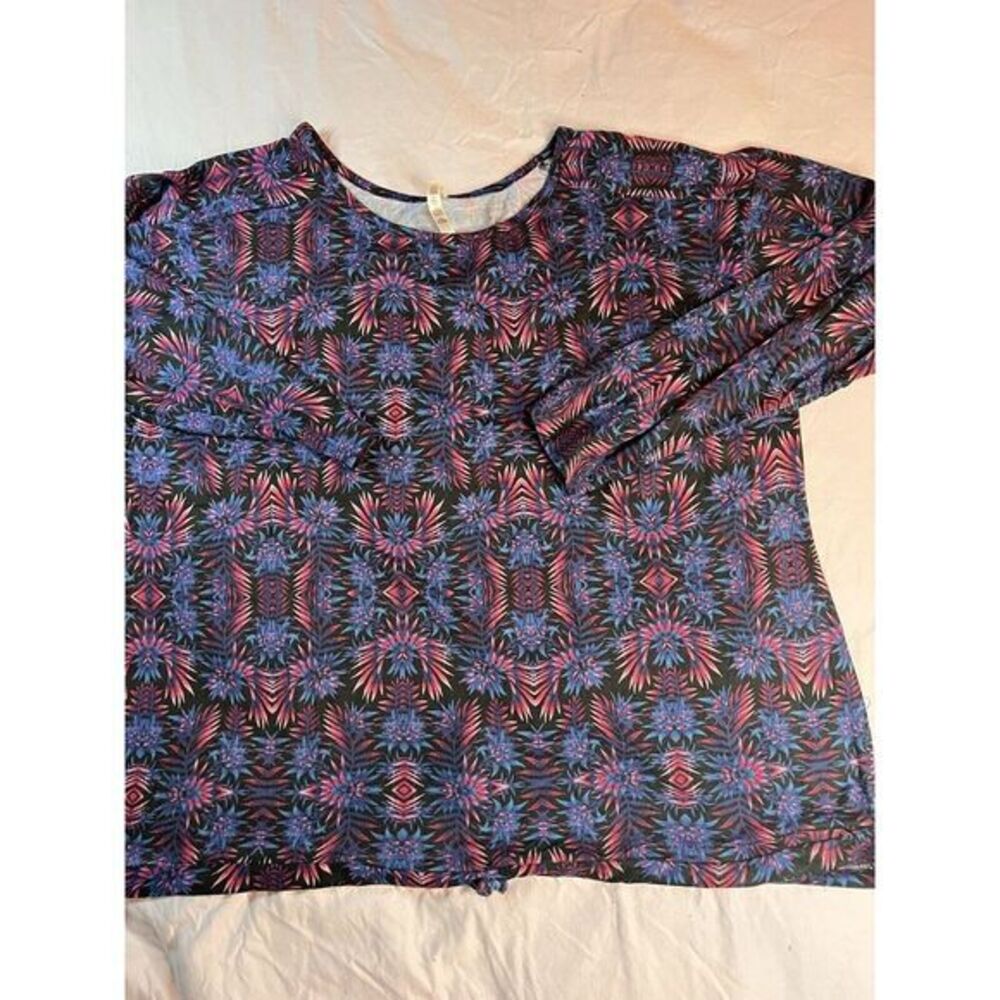 Rhonda Shear Multicolor Geometric Floral Print Top — Pink, Blue, Black